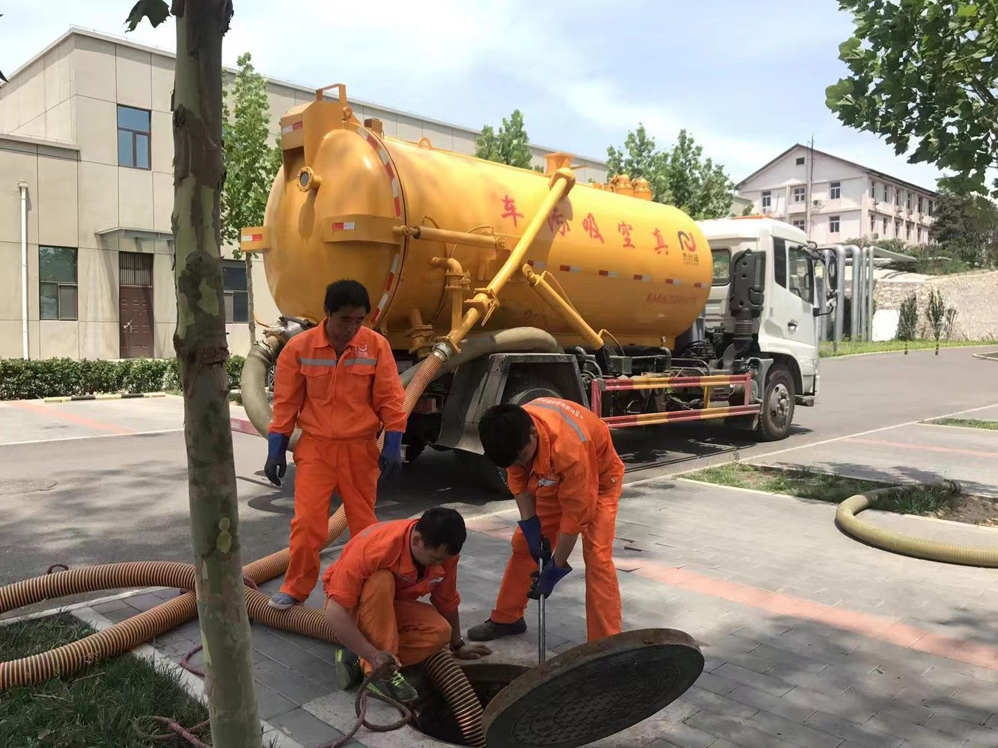 冠县化粪池清理与5-8吨吸粪车施工效率分析